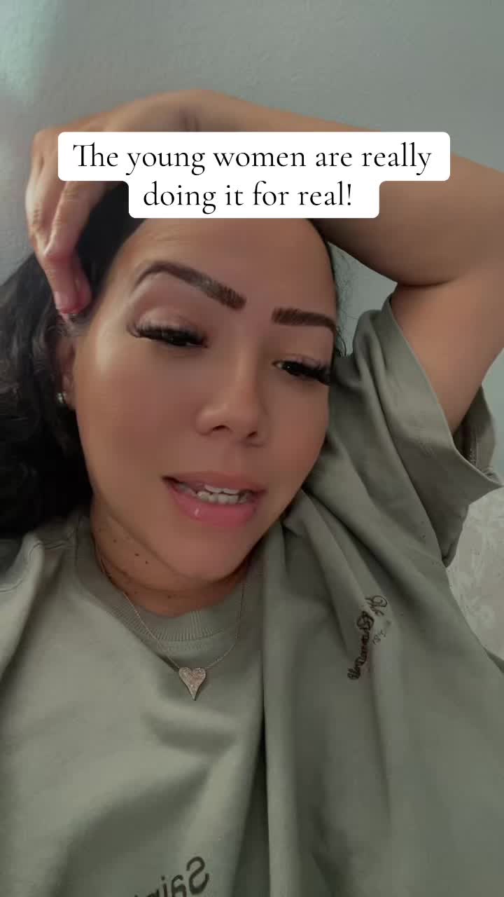 @KrystinaB 🦅🖤