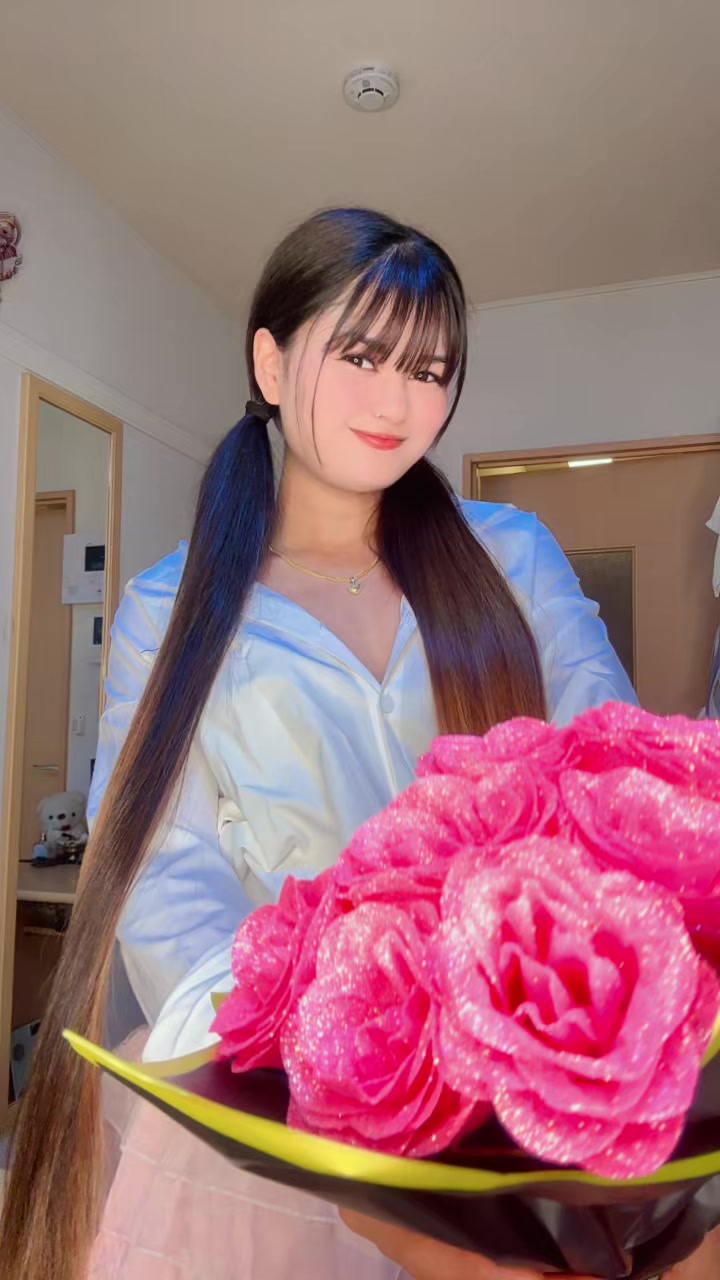 @꧁𝕃𝕌ℝ𝕀 ℚ𝕌𝔼𝔼ℕ꧂