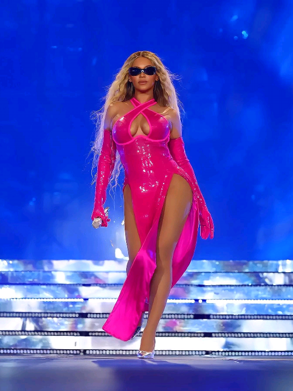 @Alineyonc&eacute;