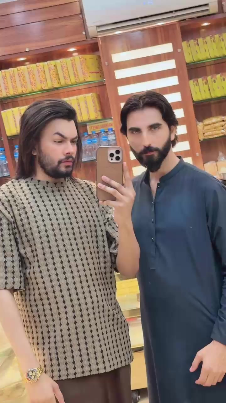 @NABEEL GREEN EYES 👁