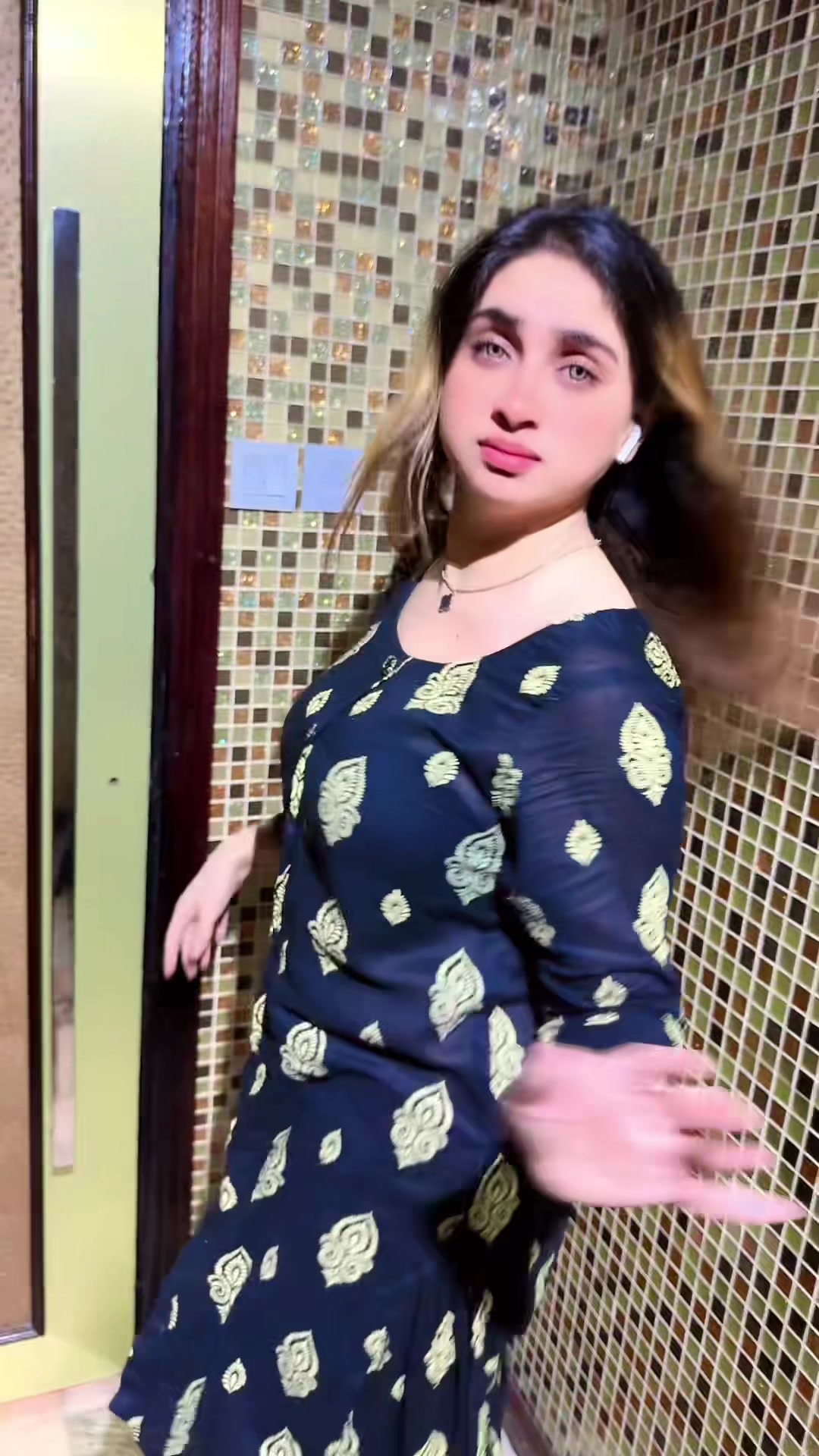 @Ayesha khan