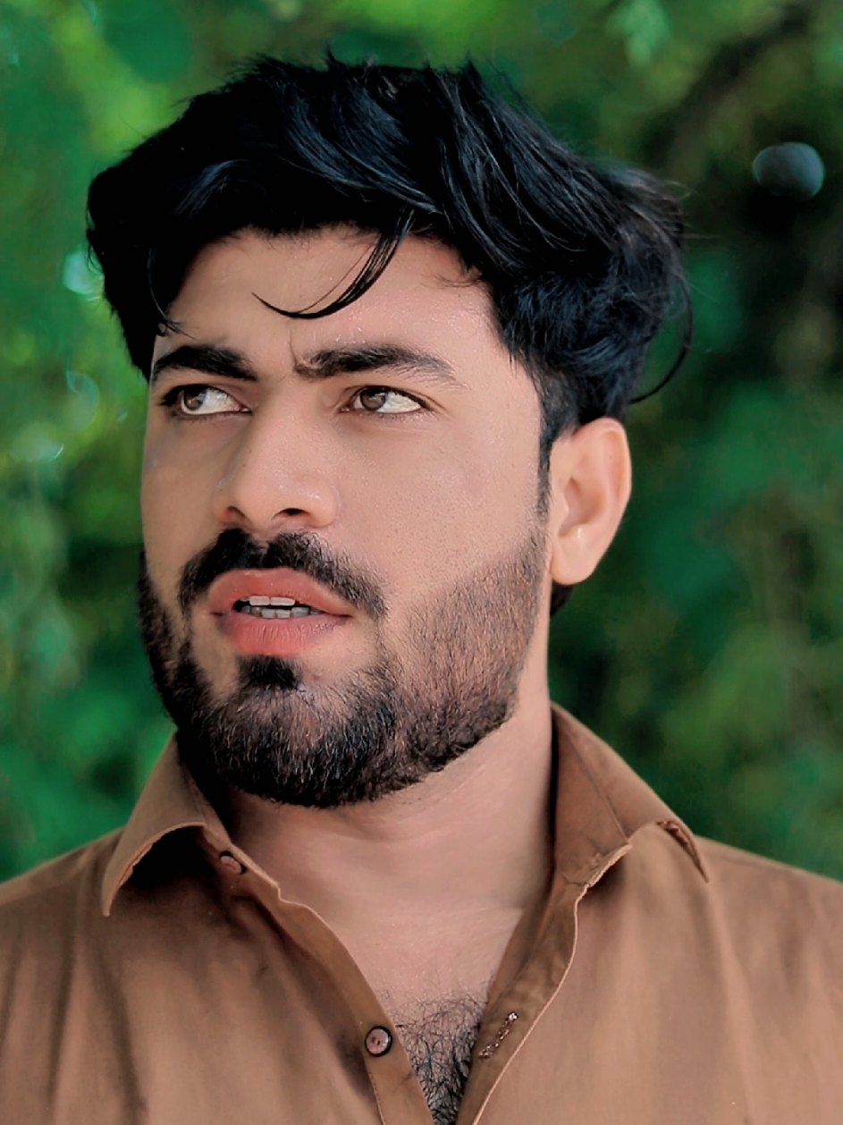 @👑عزیر~Pathan🤍🌼