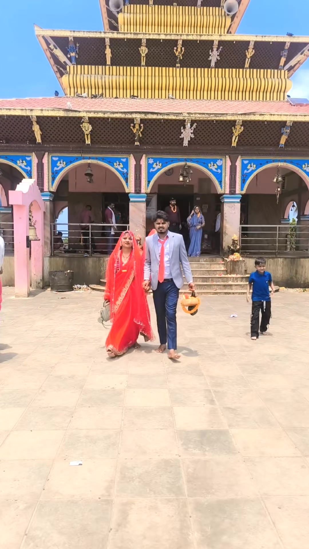 @❣️ Suraj ko 👑 queen ❣️
