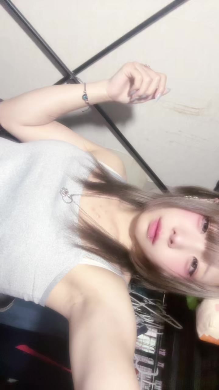 @陰キャちゃん(⃔ *`꒳´ * )⃕↝