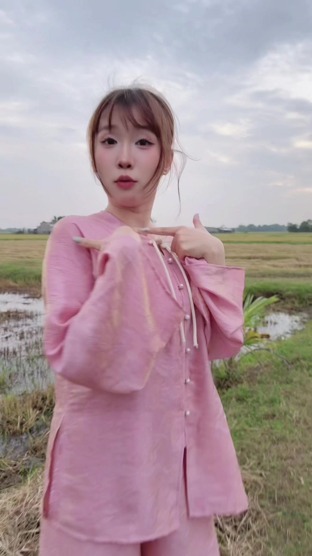 @𝓗𝓪̀ 𝓥𝓲 🌷