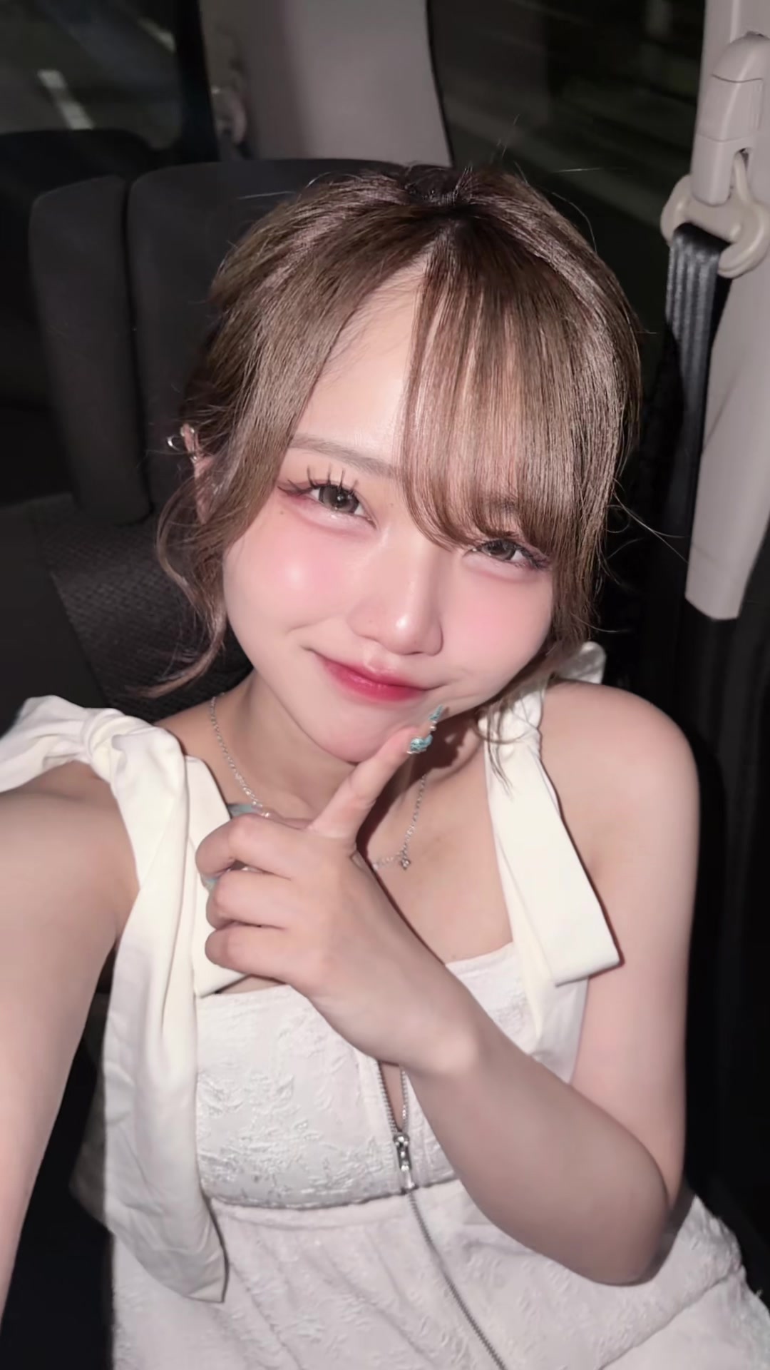 @えま