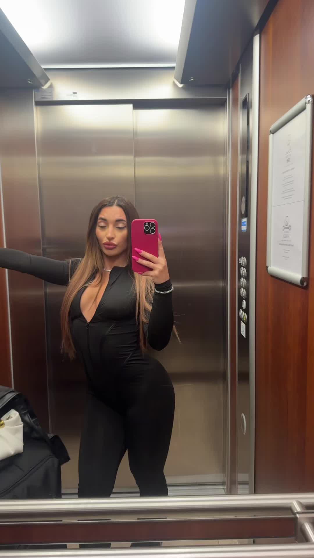 @SARA 💎