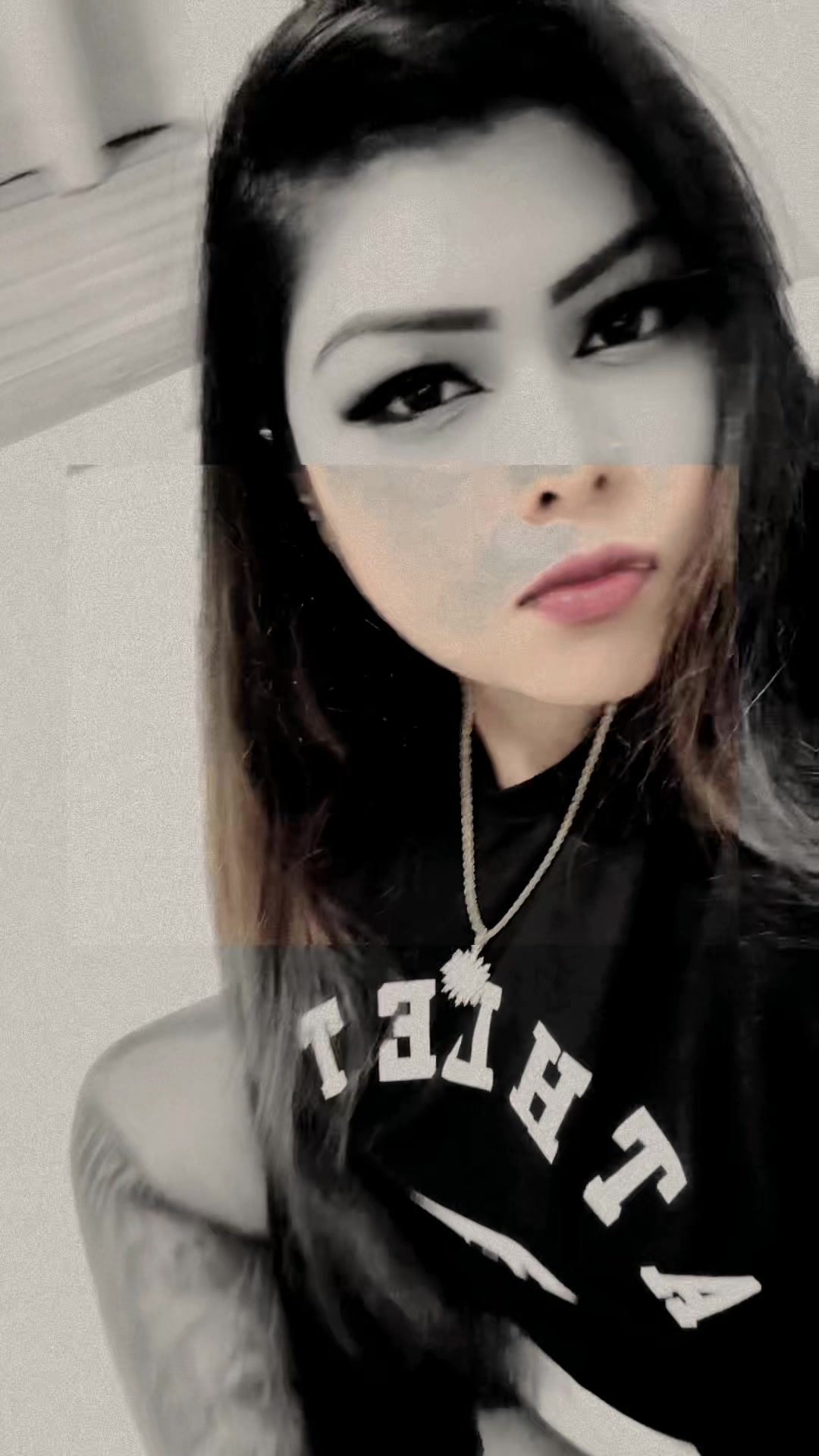 @ǝɔuɐɯoᴚ lnɟǝɓuǝʌǝᴚ 🖤
