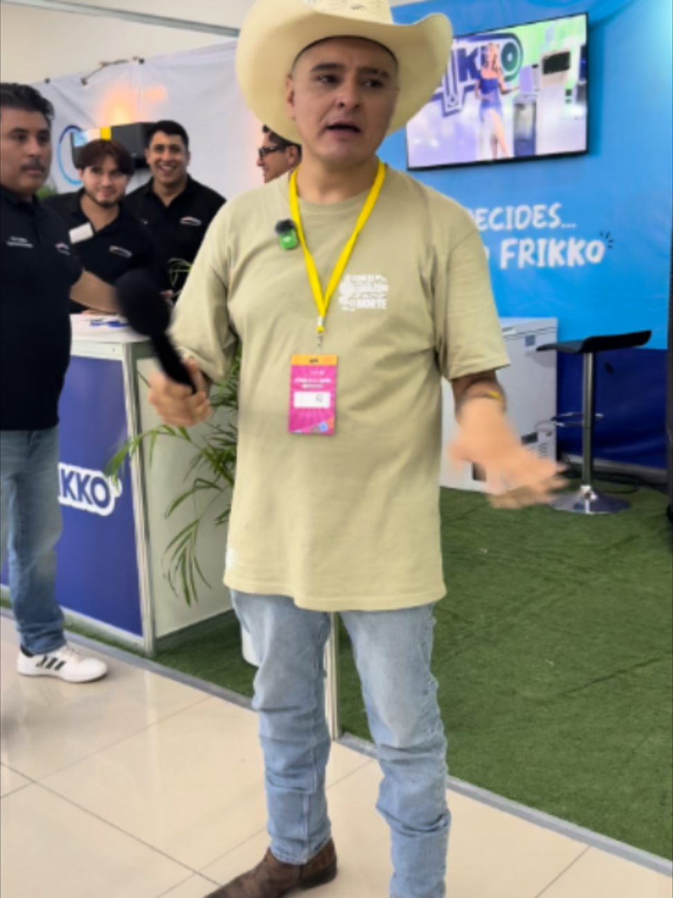 @Javo López