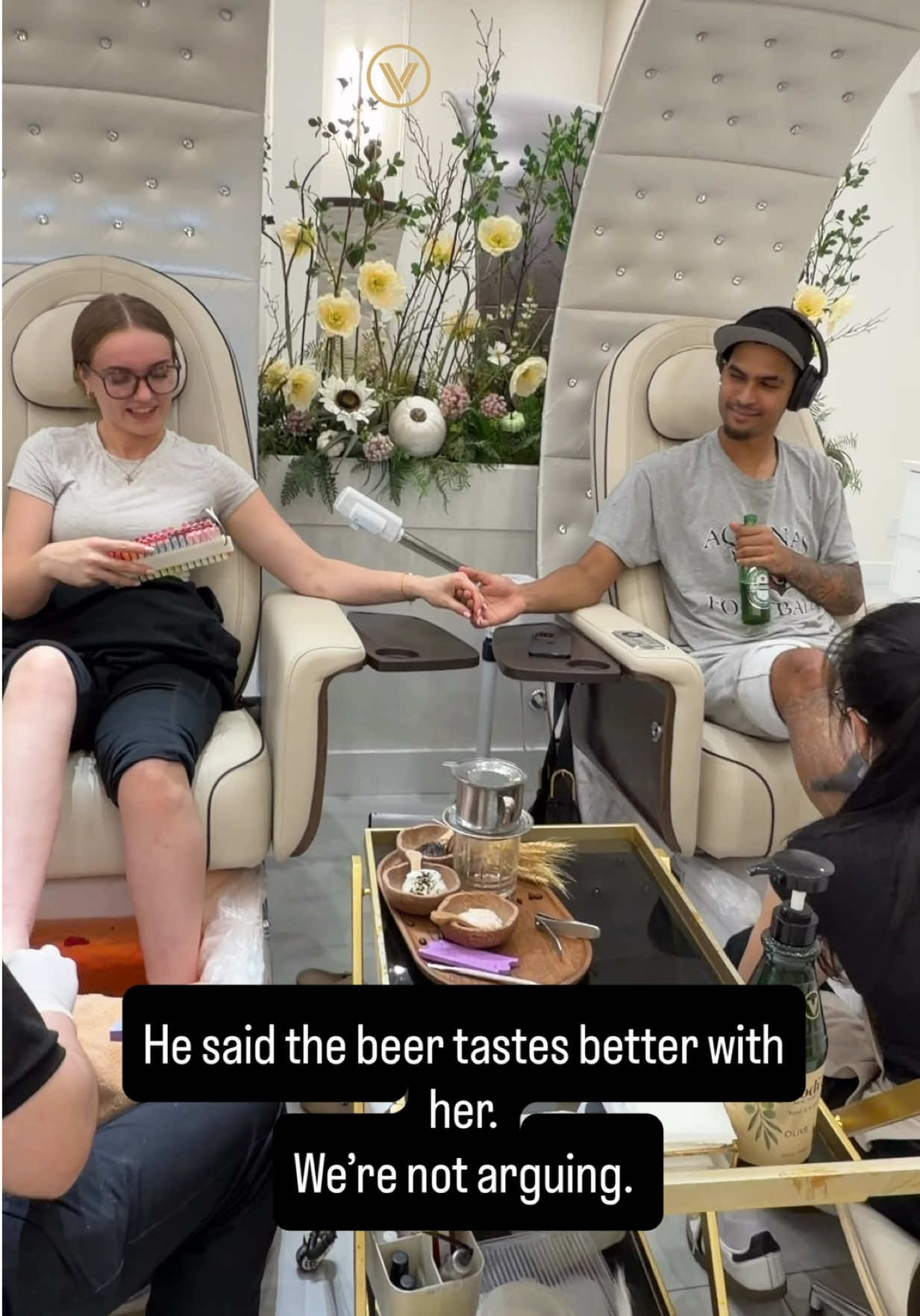 @velvet nails kw