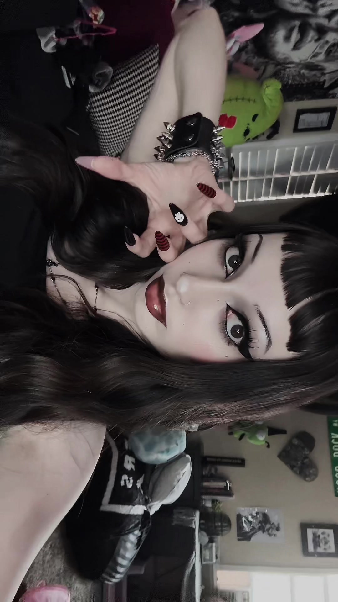 @🕷️