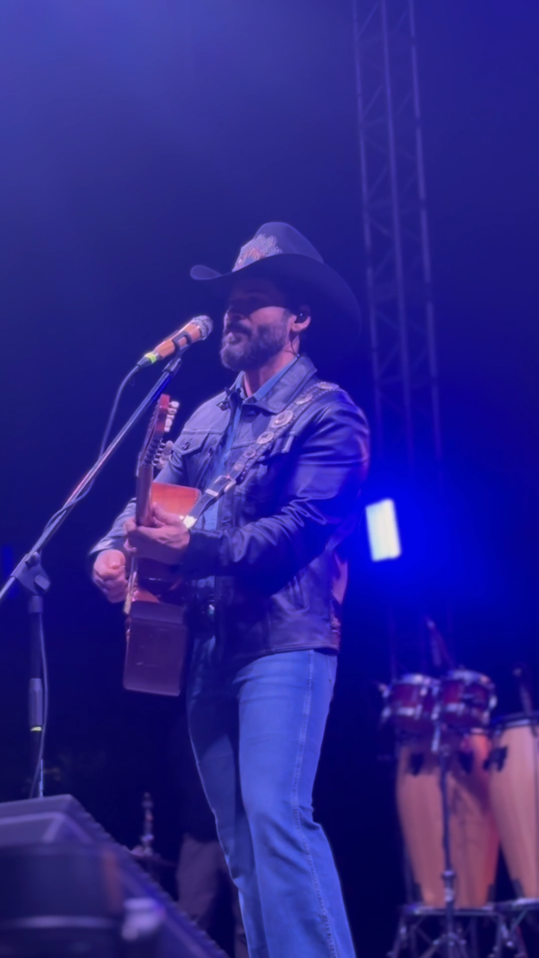 @Grupolaleyenda