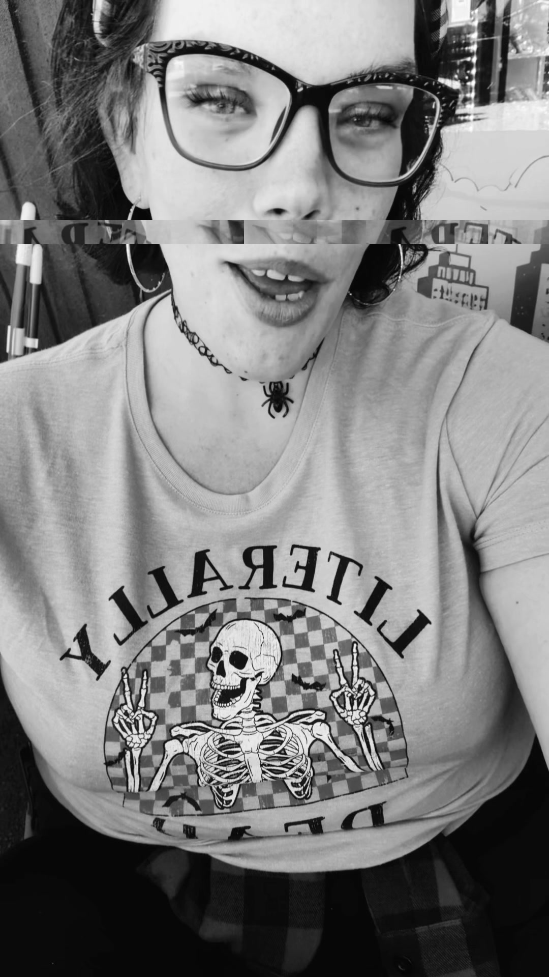 @Chaos_And_Roses89