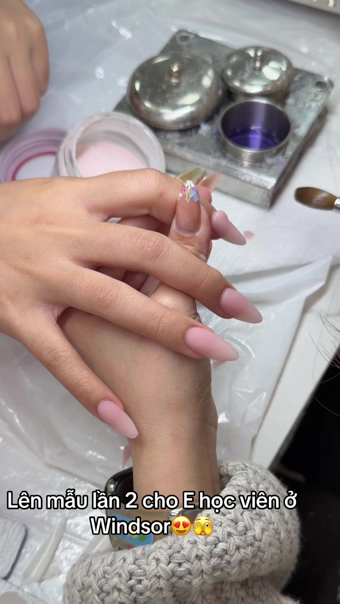 @KimmieNails🇻🇳&hearts;️🇨🇦Tấu H&agrave;i😜