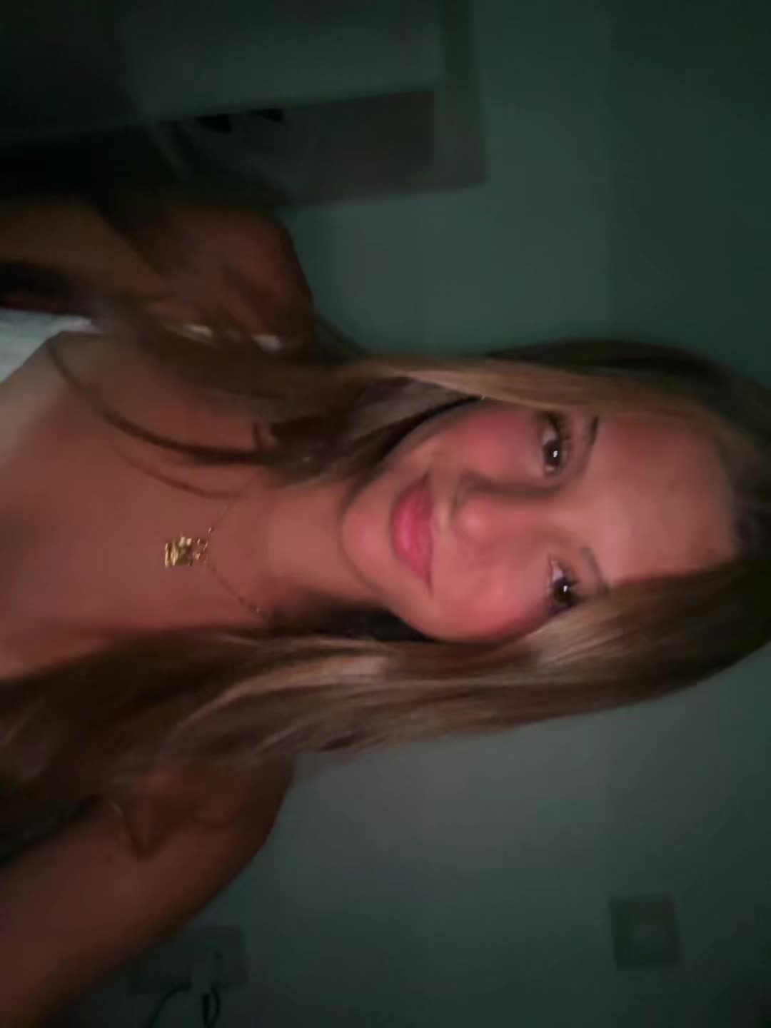 @𝐬𝐚𝐧𝐢𝐚