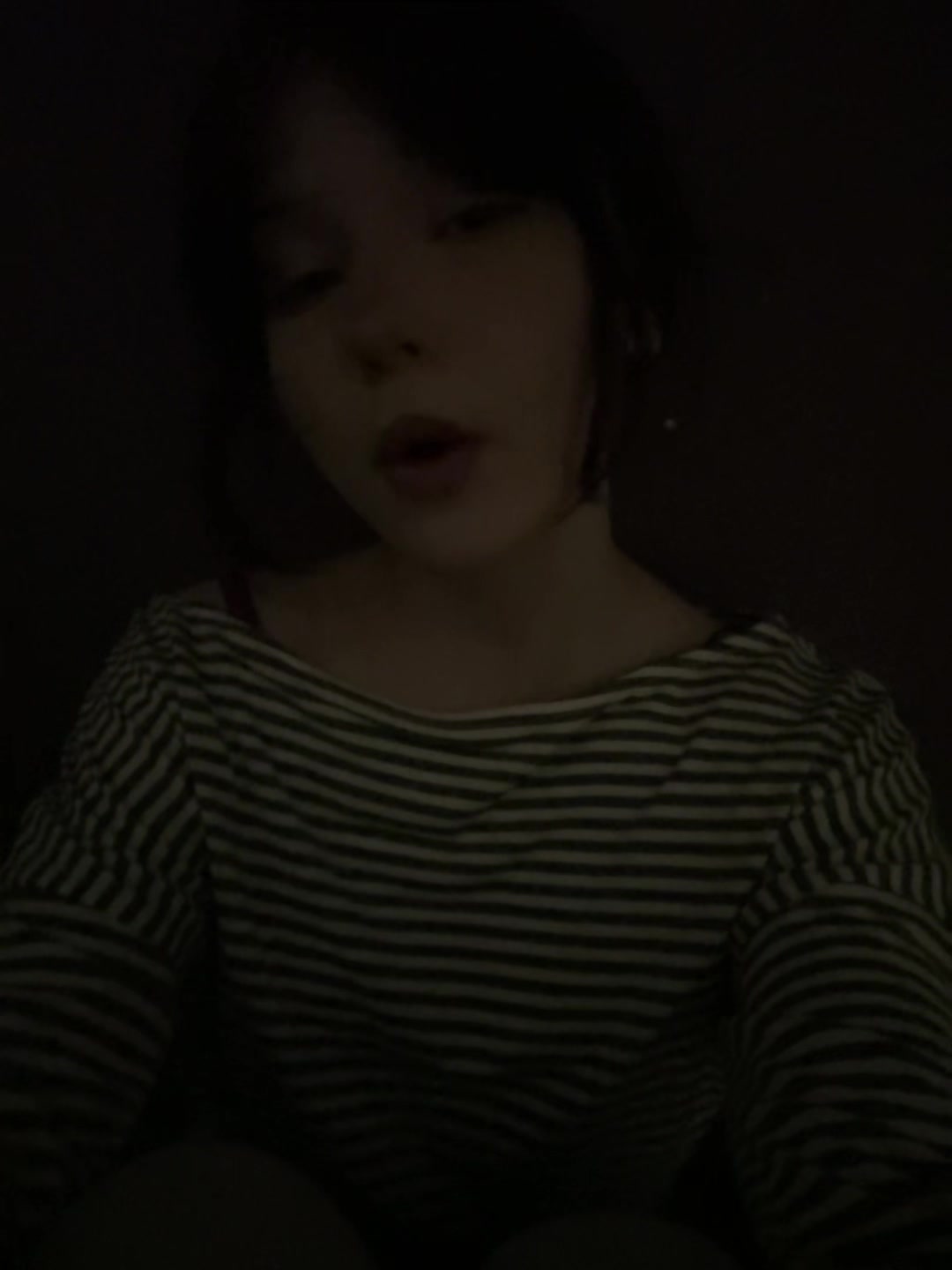@👅