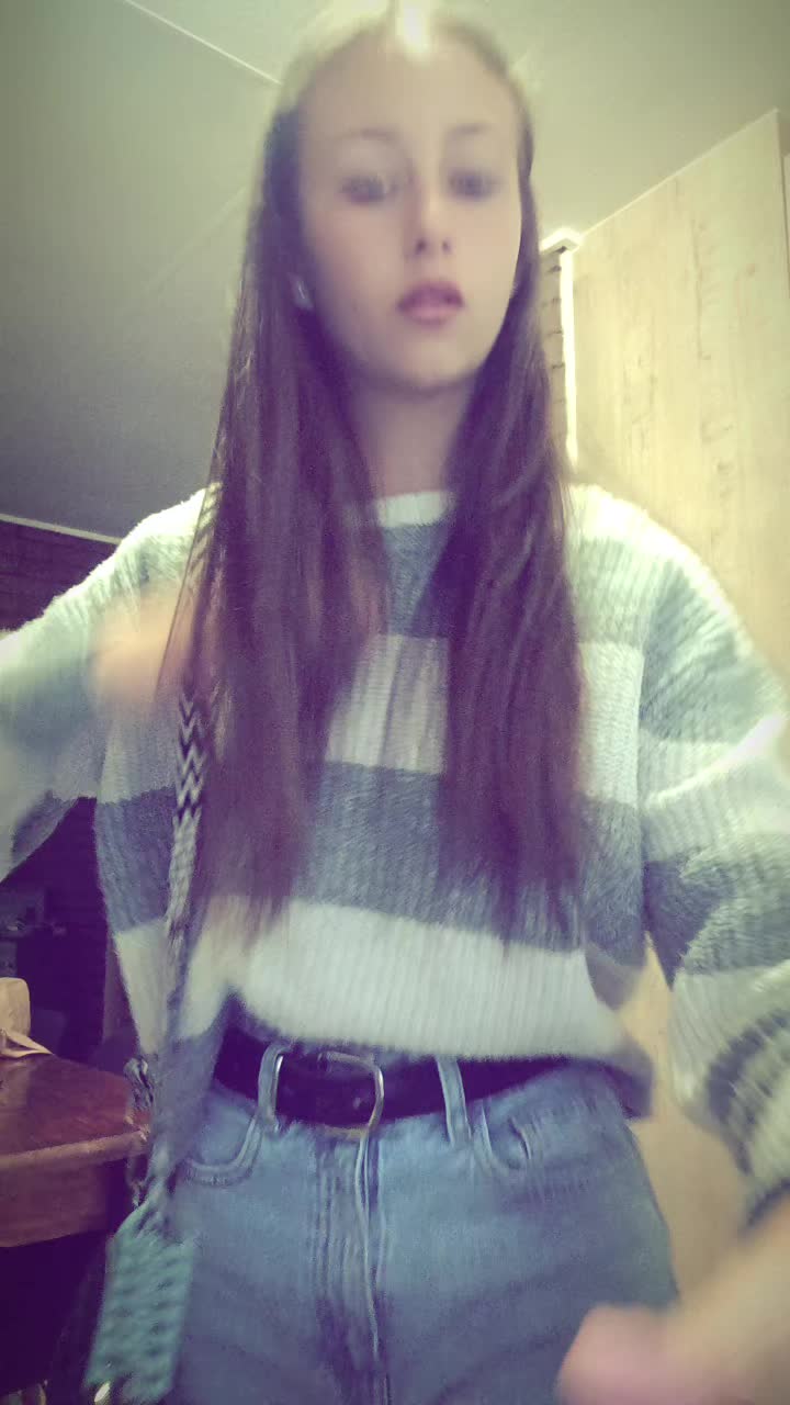 @your_fav_brunette
