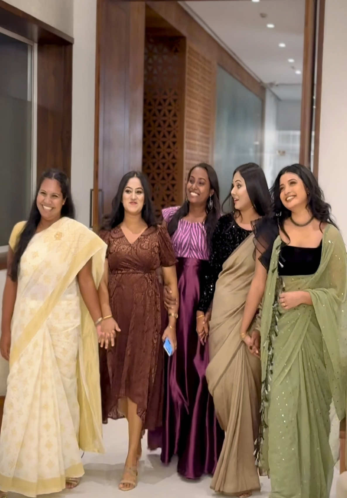 @THUMESHA_SHENALI 🇱🇰