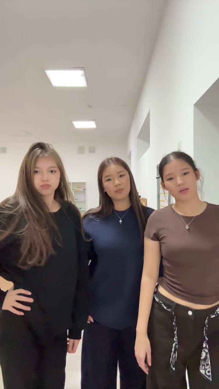 @𝓑𝓸𝓽𝓪𝓼𝓱𝔂𝓶🐰
