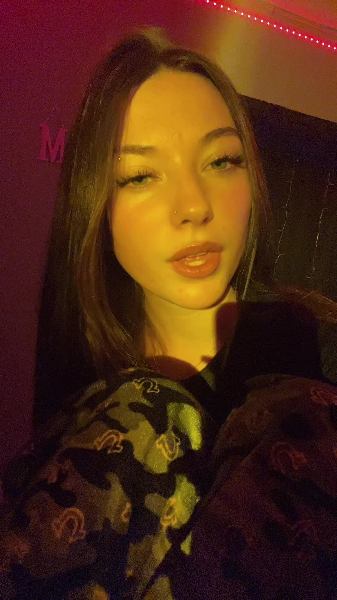 @️