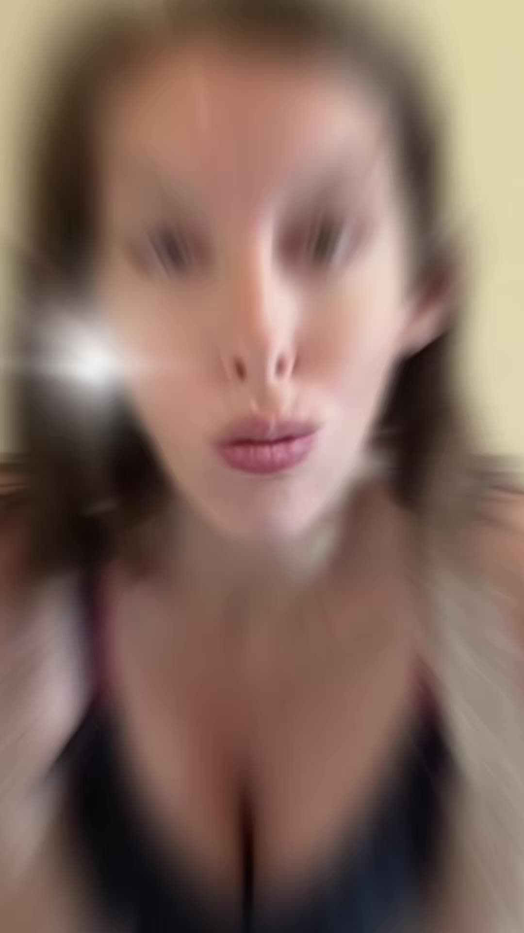 @Emili