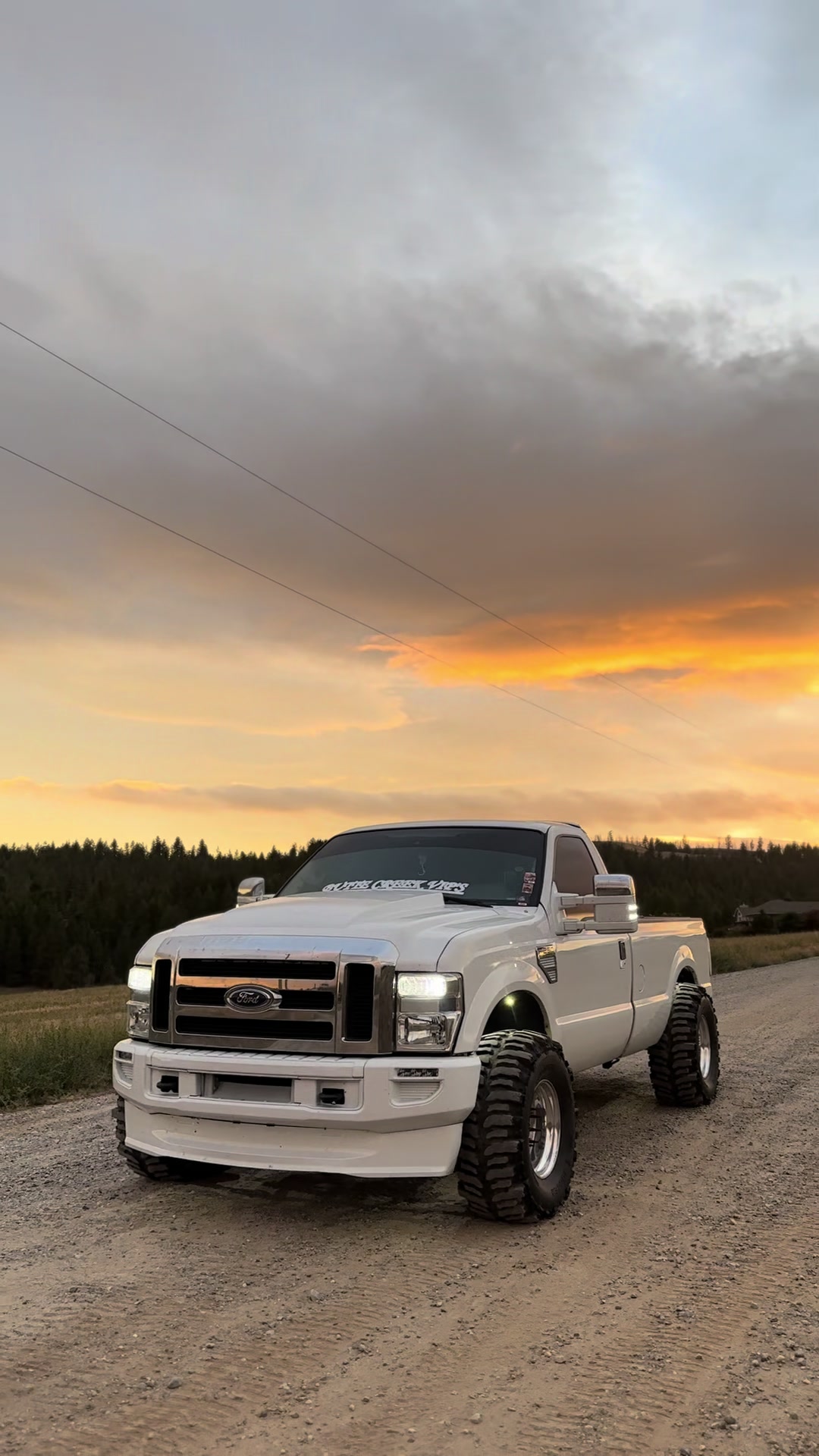 @_collinisakson_