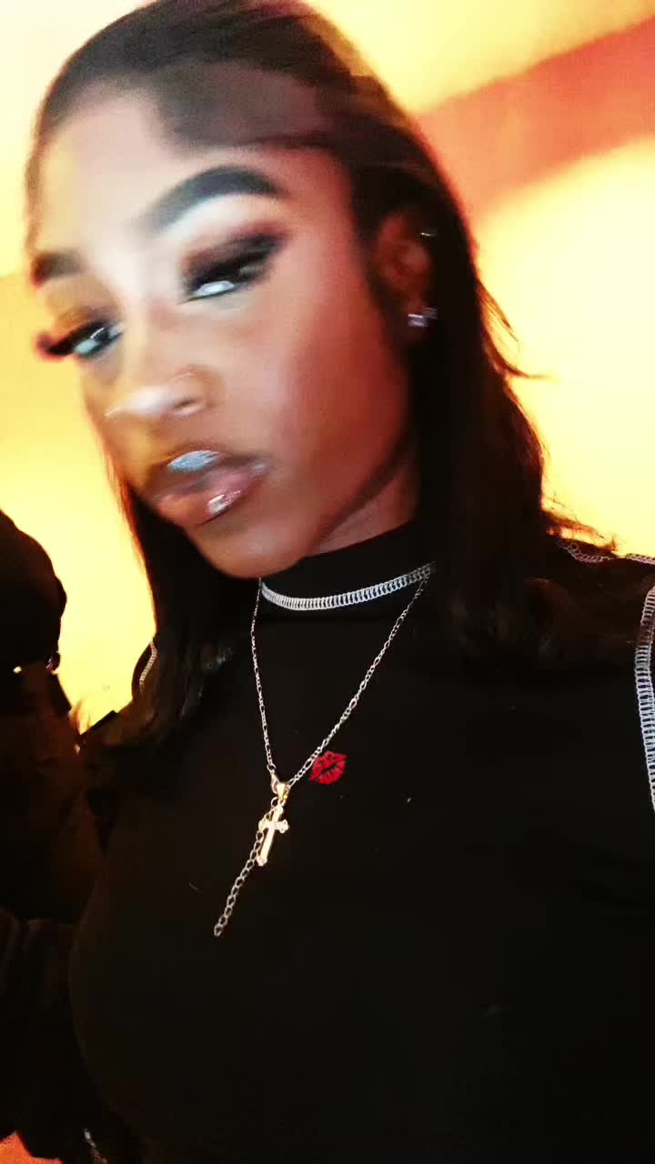 @𖤐