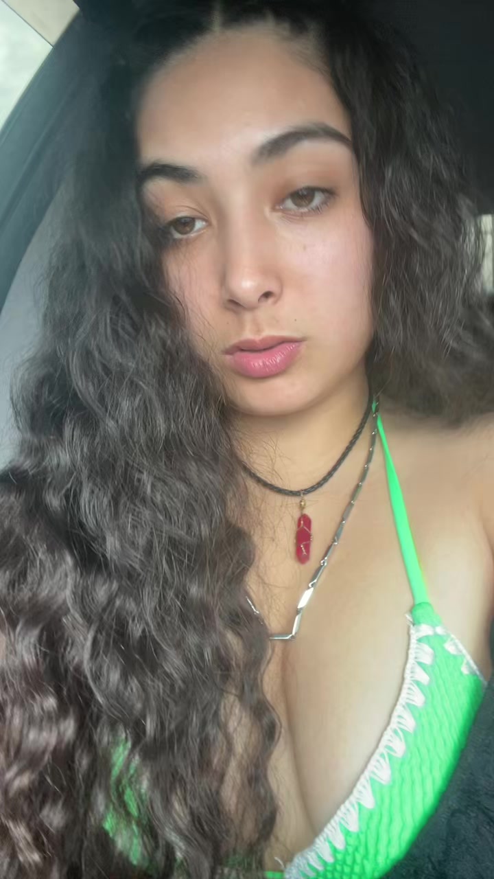 @🦦