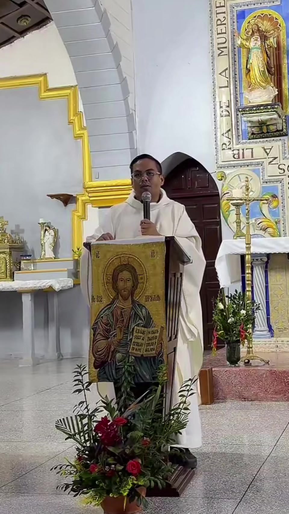 @Padre Arcangel Casique