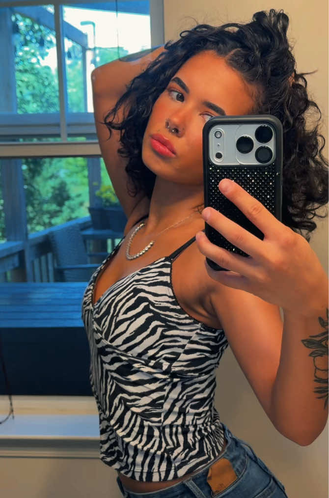 @sexylexxii_