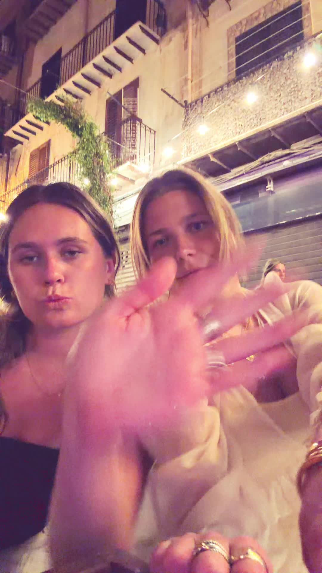 @caitlinruh