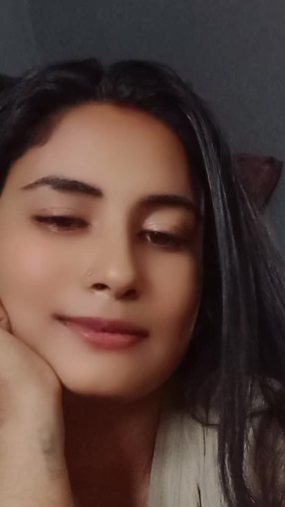 @Naina Kc915