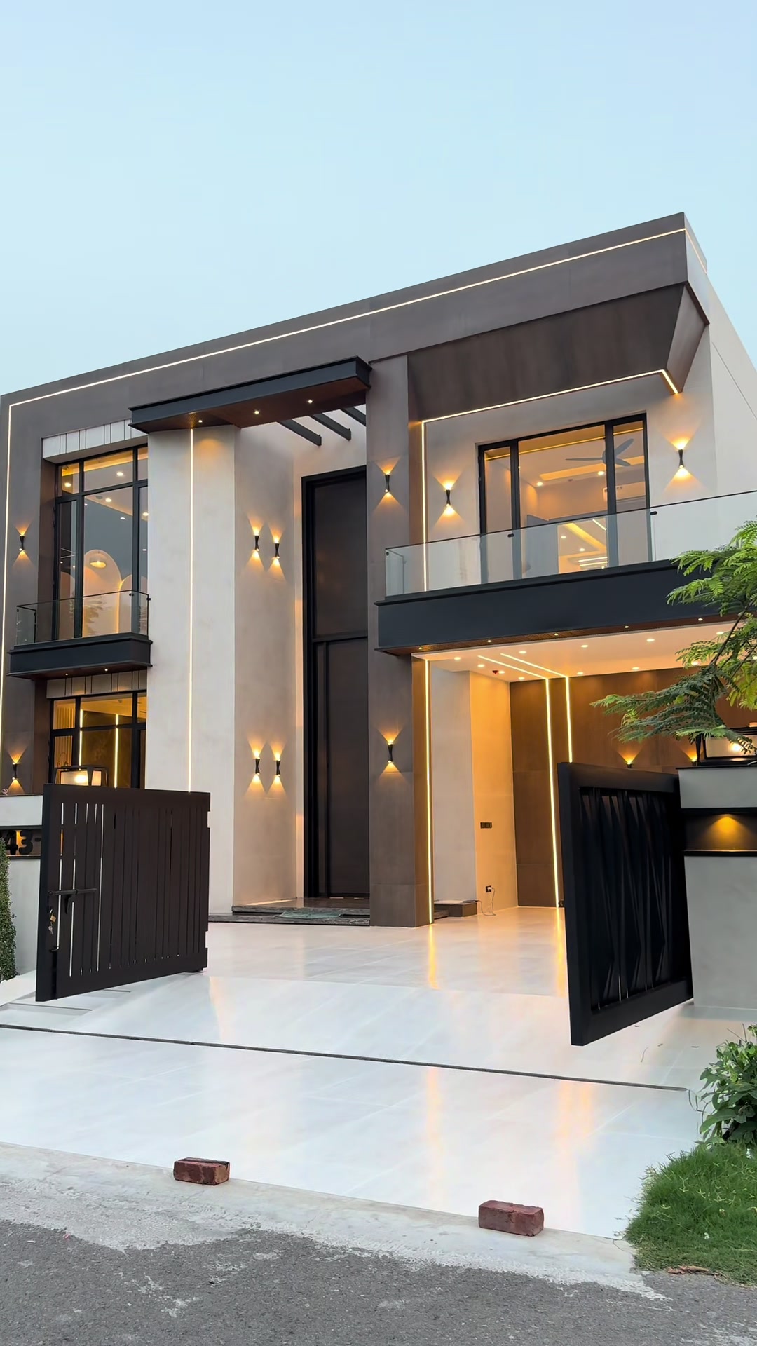 @Iconic Homes DHA