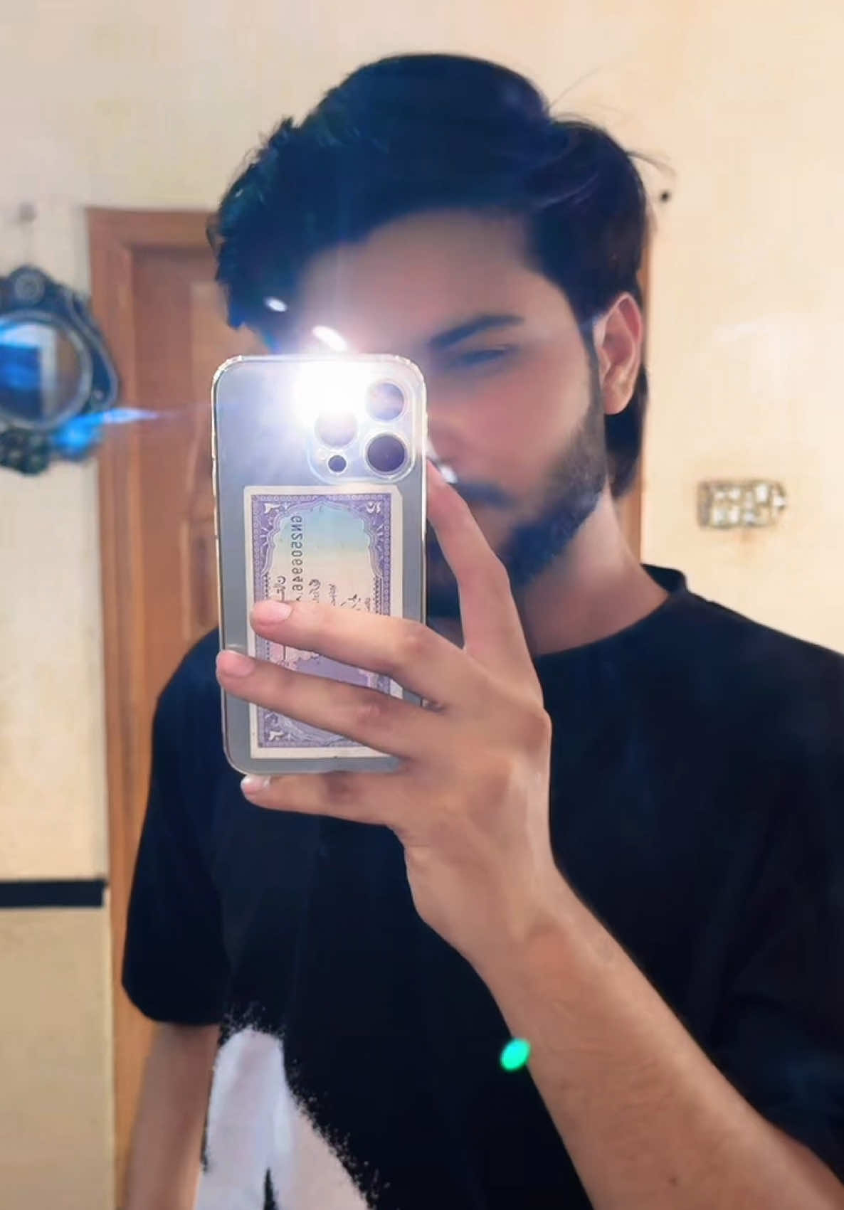 @♛