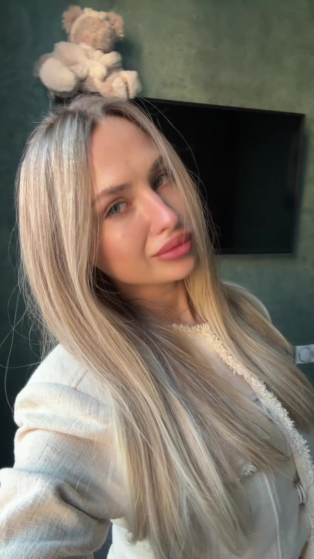 @Карина