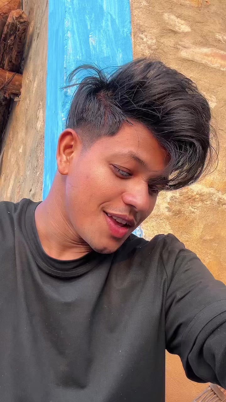@Mukesh_989🇨🇾