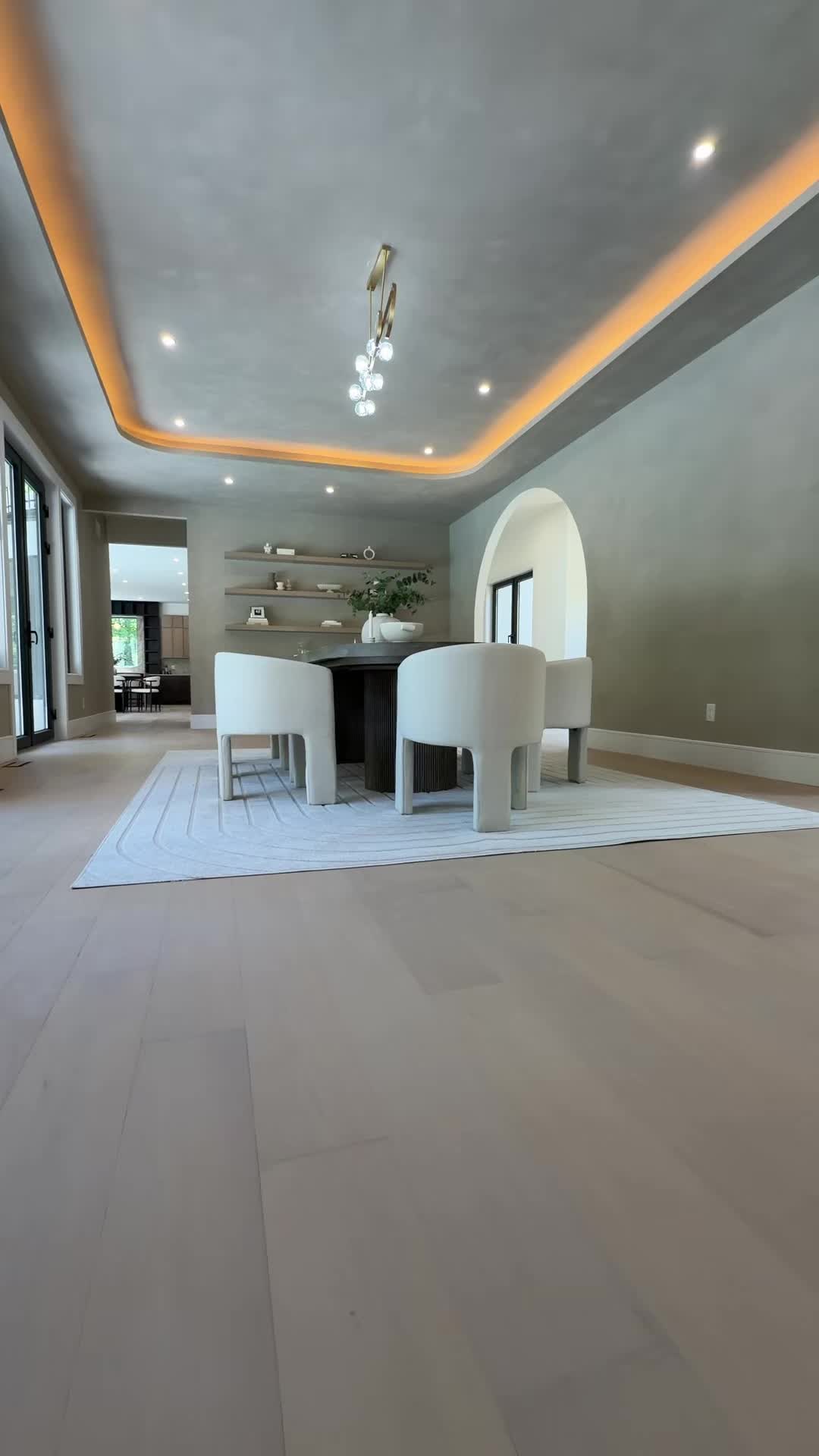 @LuxQue Media Real Estate