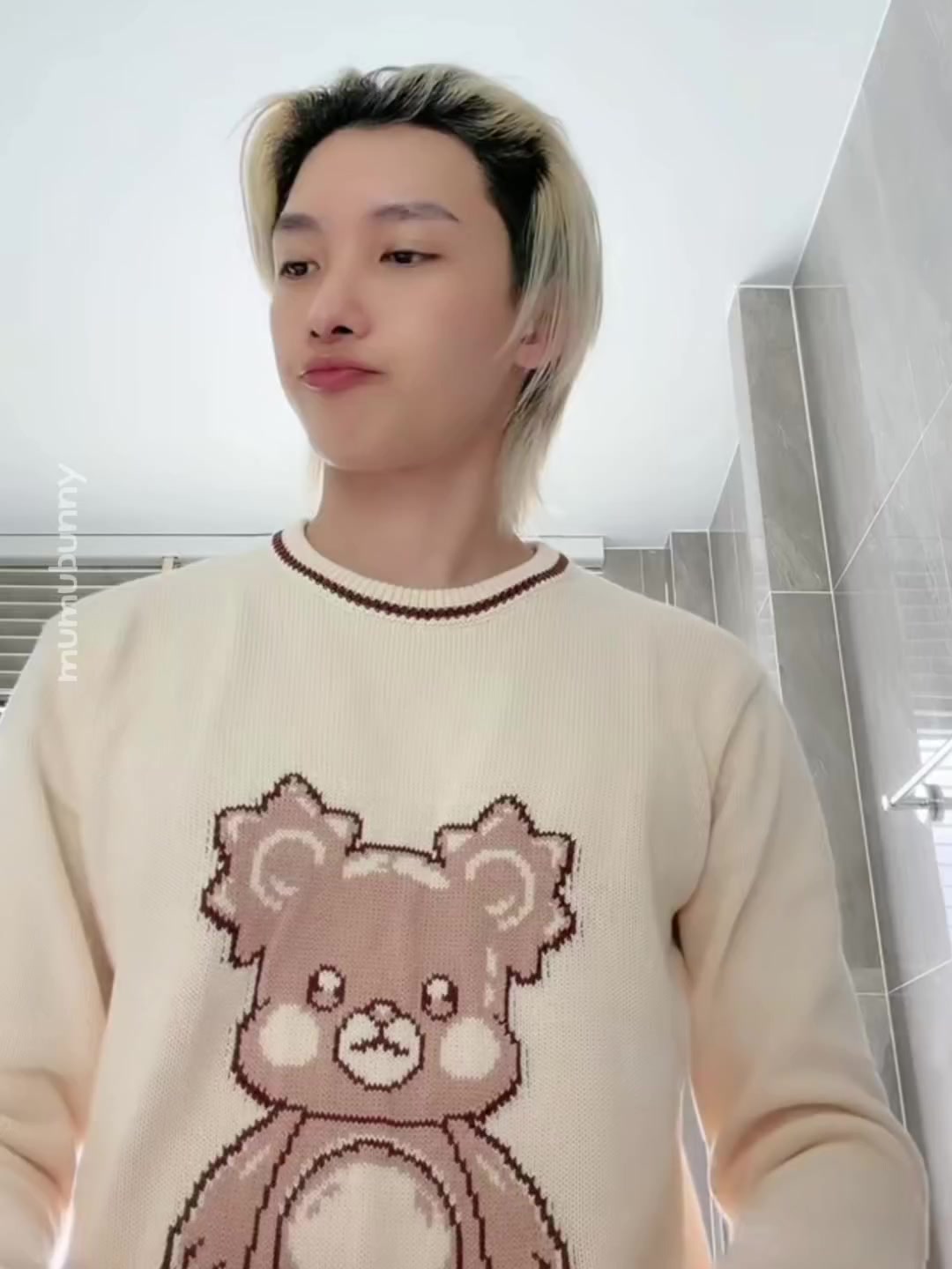 @มอมอบอนอ