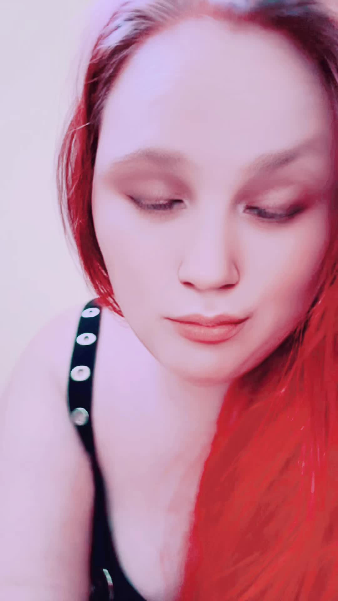 @foxyqueenbossred🦊