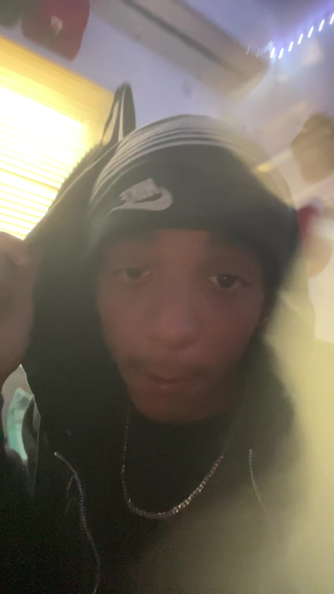 @⃟