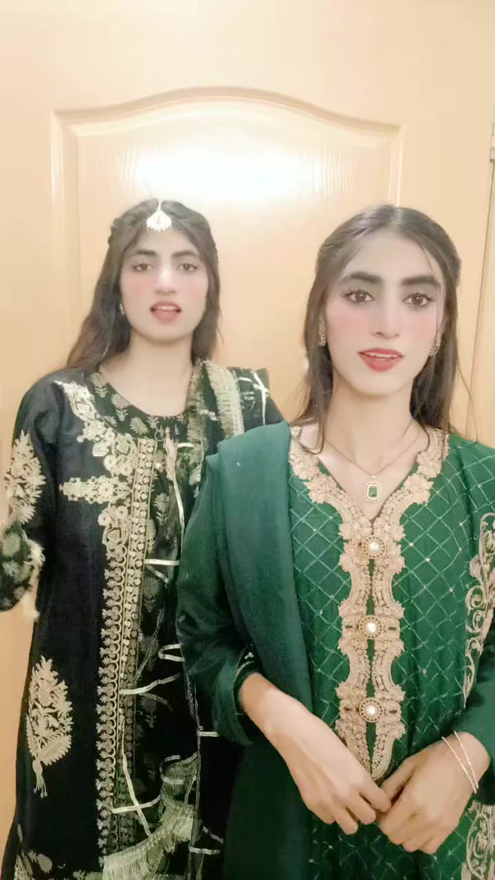 @Queen👑 Sisters💞💞