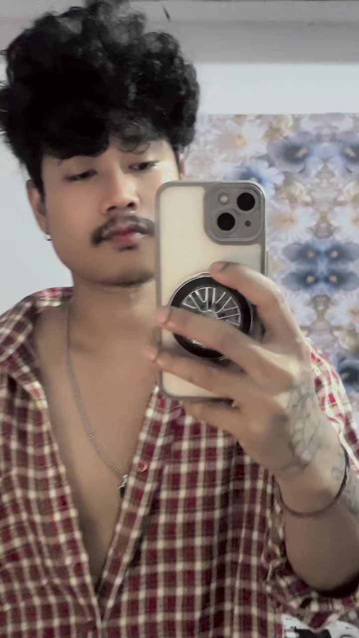 @SiMple😈BoY🔥👑