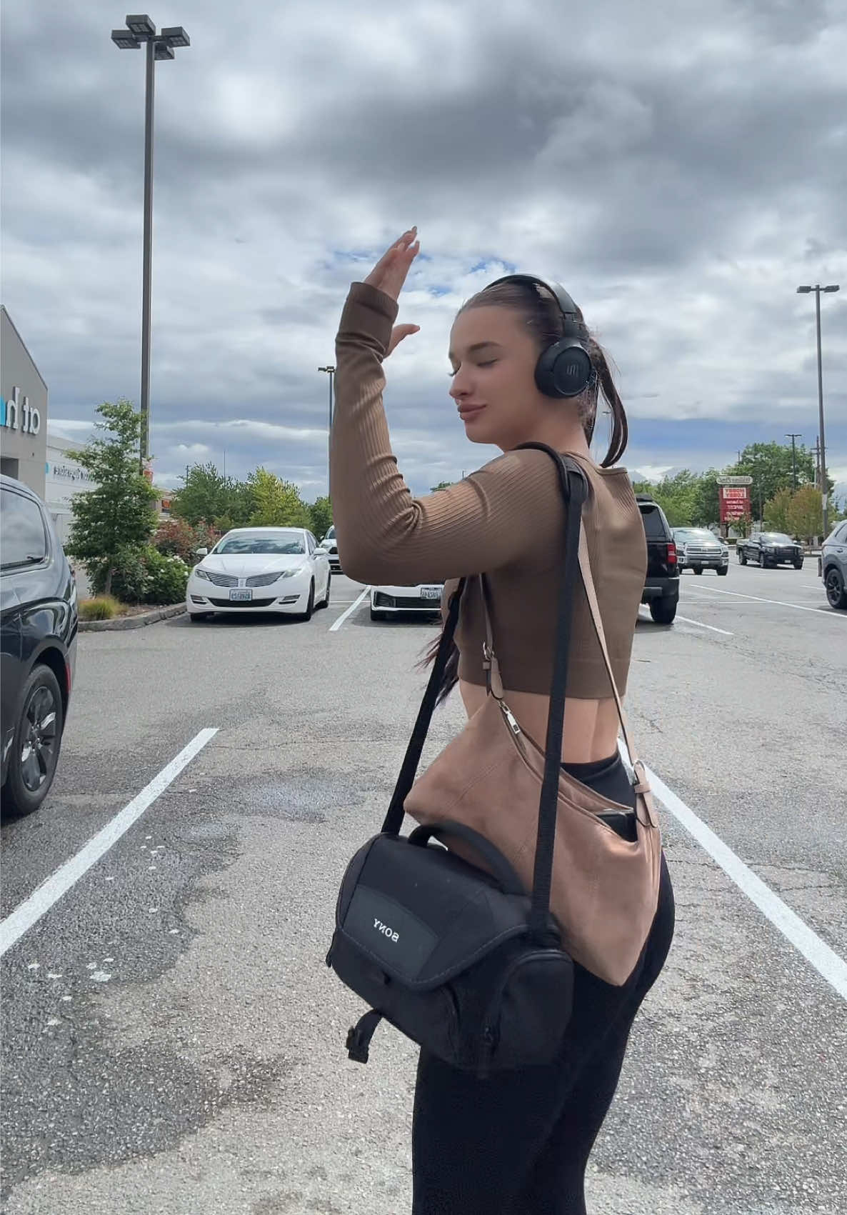 @alisa_hu