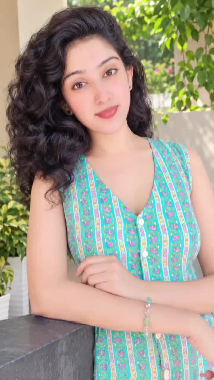 @dhinu queen 👑...