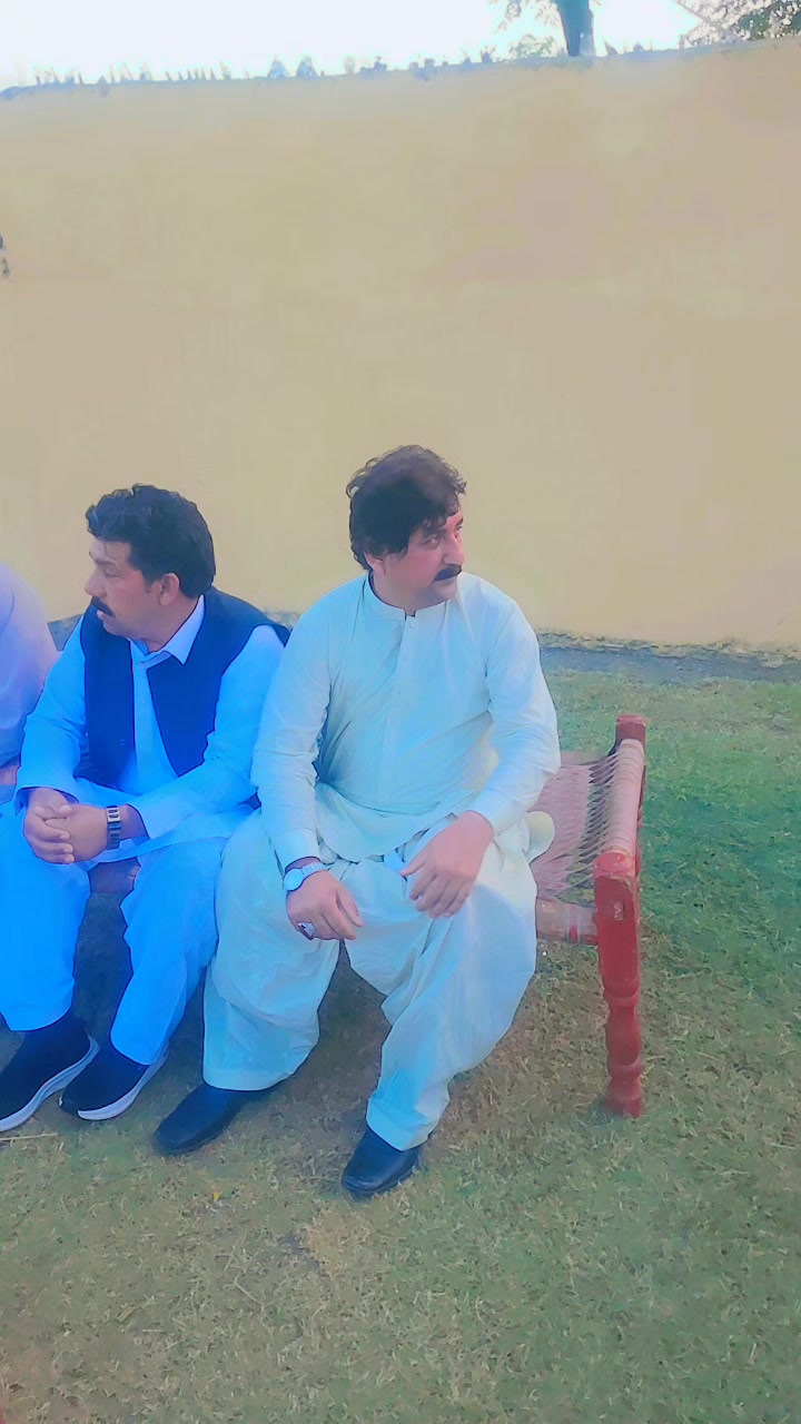 @اورنگـــــــزیب 🚩