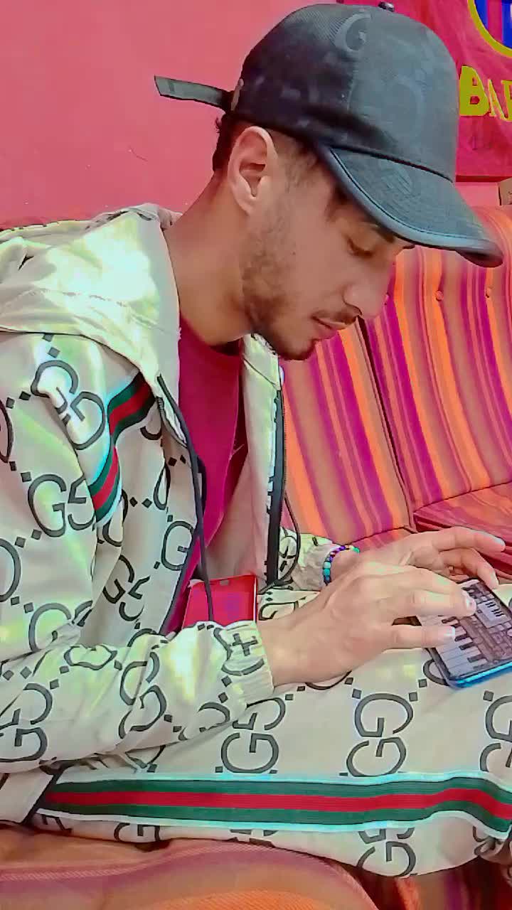 @L&auml; M&atilde;ŕt&iuml;&ntilde;&oslash; 🎹🏴&zwj;☠️
