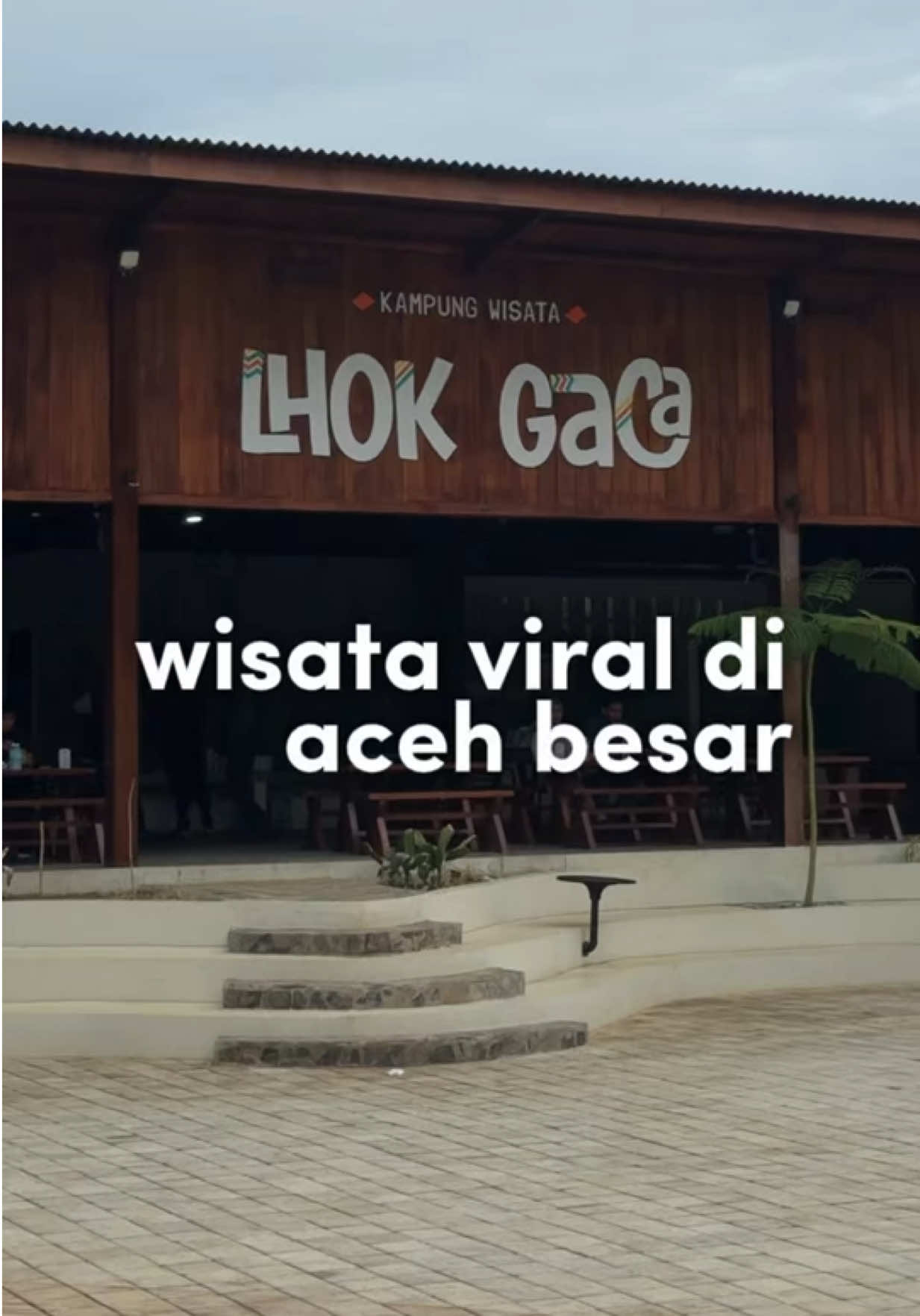 @suka review tempat hits