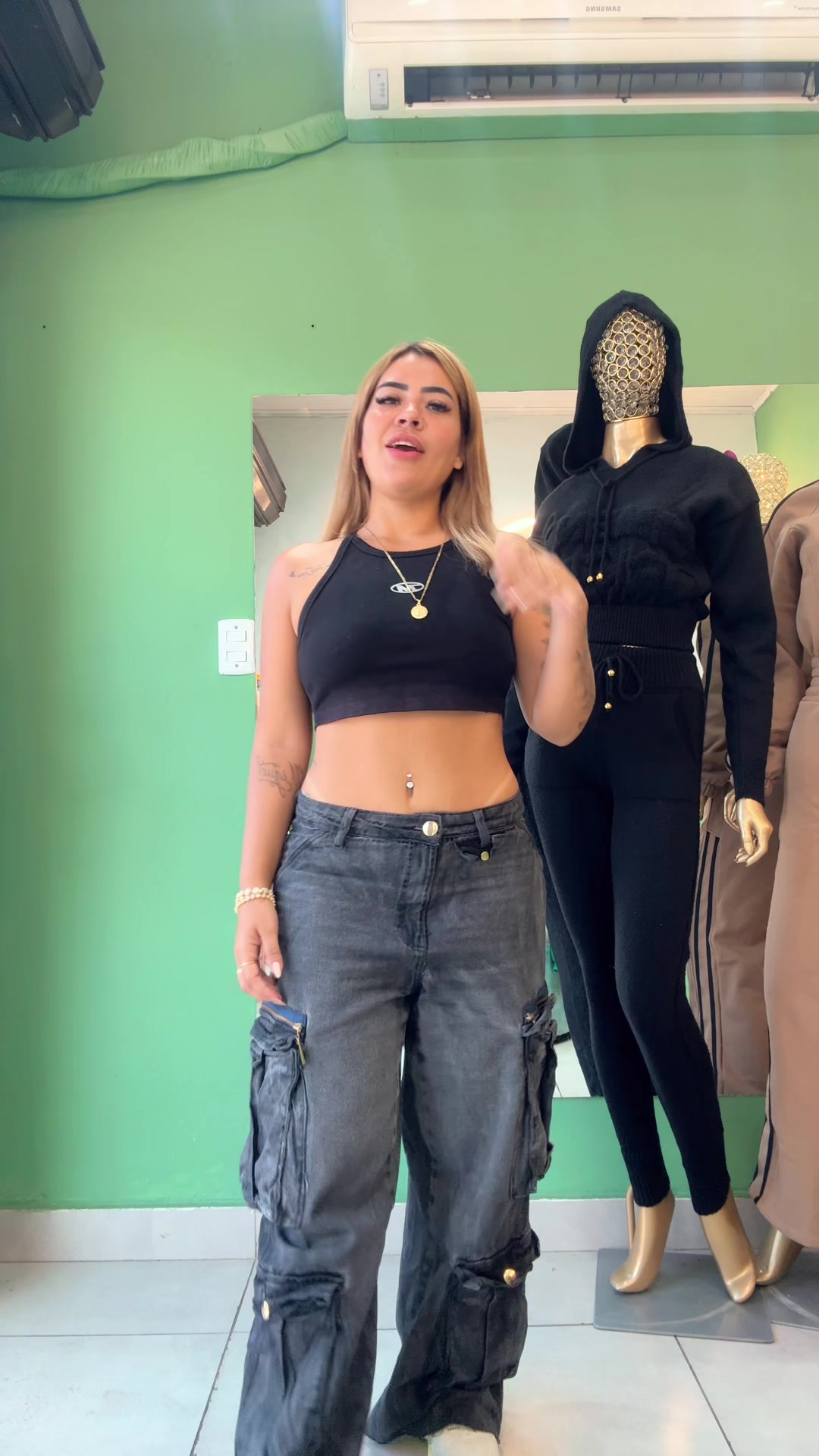 @Tha&iacute;s Priscila