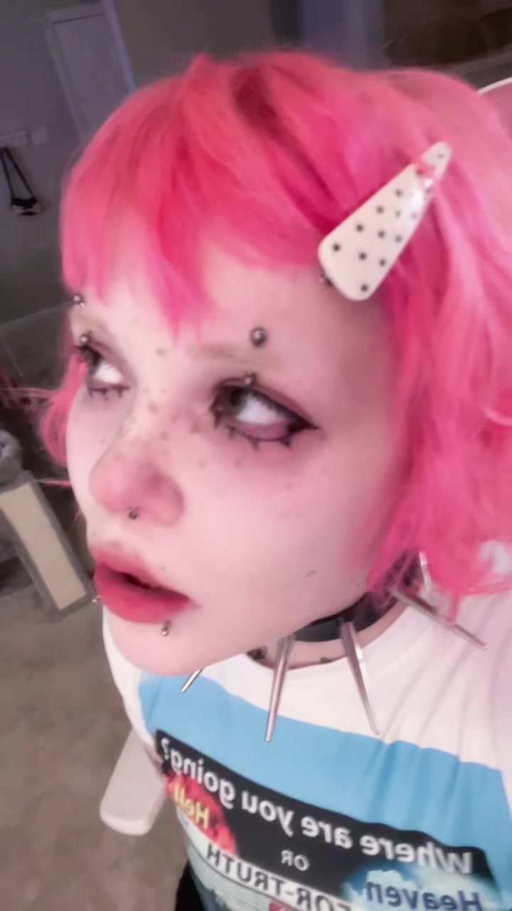 @kneesock