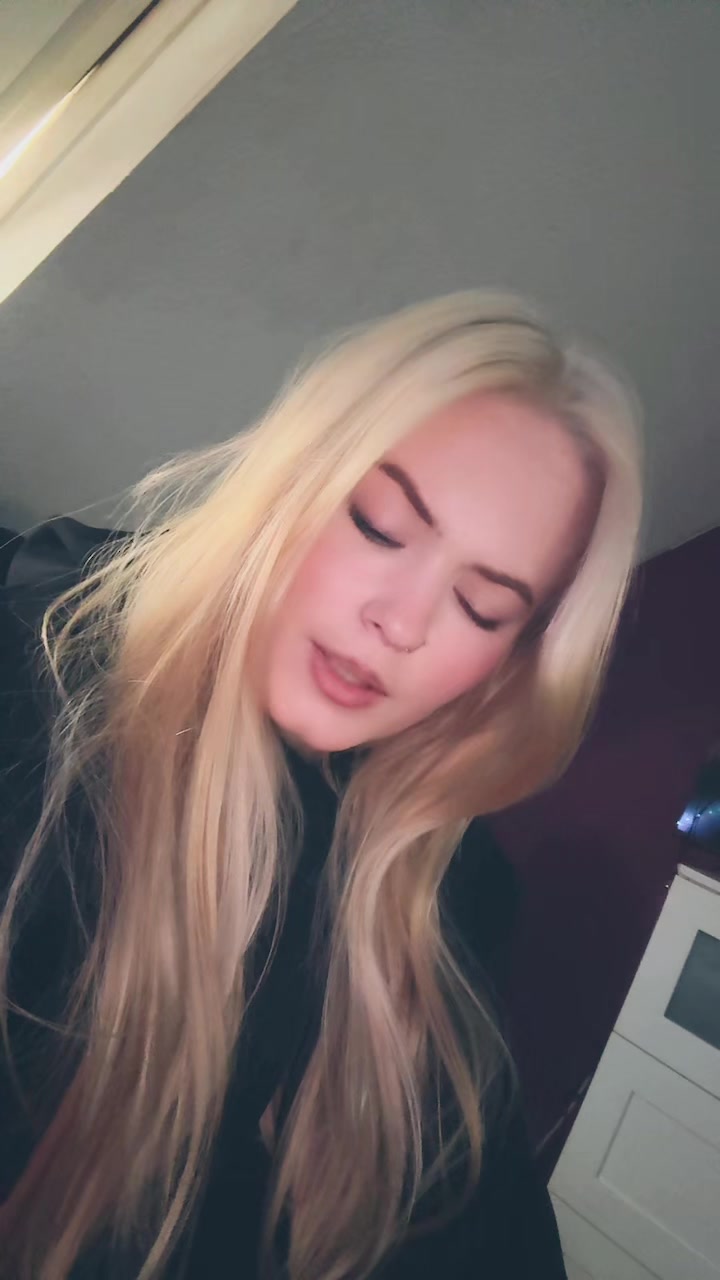 @therealelli